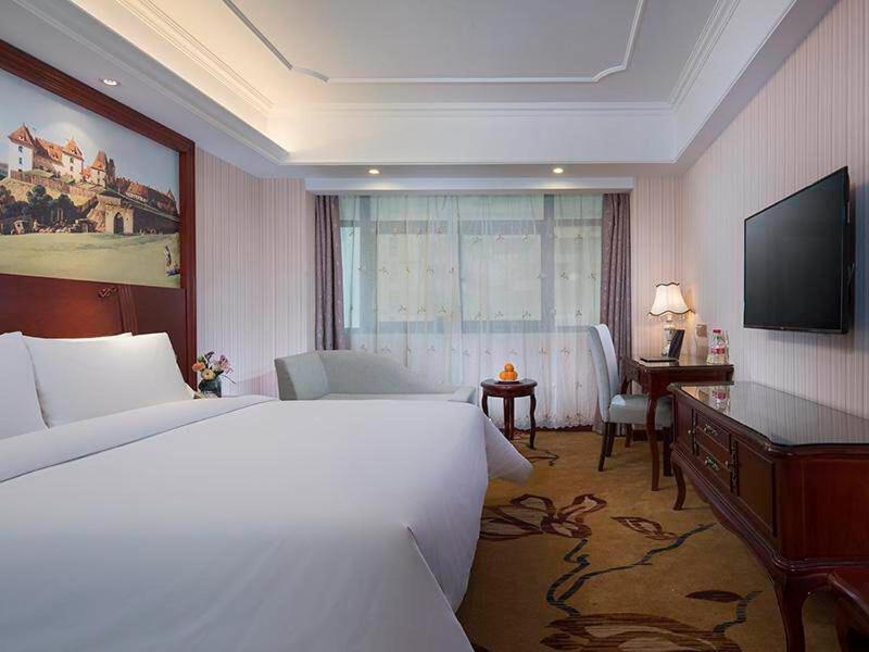 Vienna International Hotel Fenghua Zhongshan Road Exterior photo